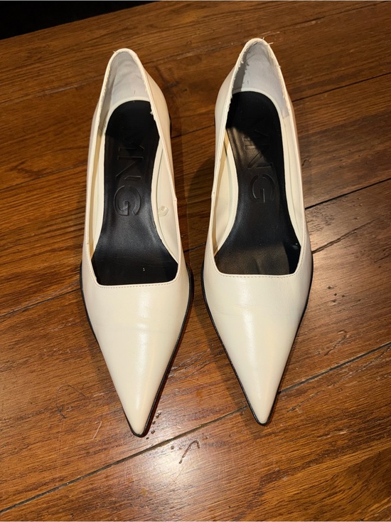 Mango Shoes - Mango Cream Pointed-Toe Pumps with Black Insole